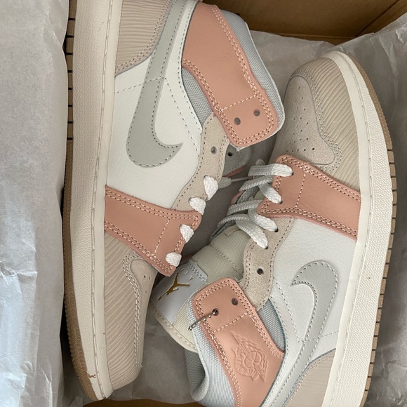 Jordan Shoes - Air Jordan 1 Mid ‘Milan’